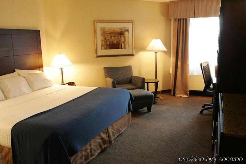 Quality Inn Saint-Jean-Sur-Richelieu Room photo